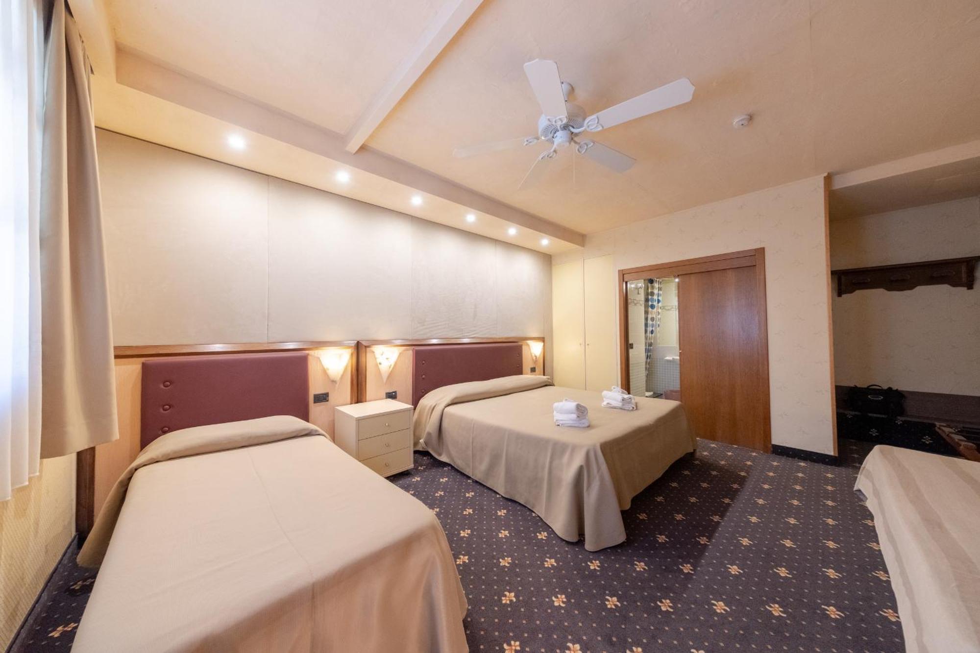 Holiday Rooms Antica Badia Volterra Exterior photo