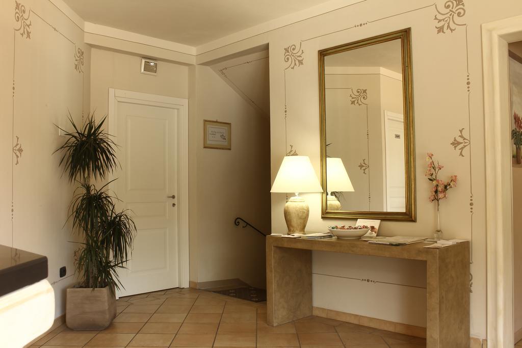 Holiday Rooms Antica Badia Volterra Exterior photo