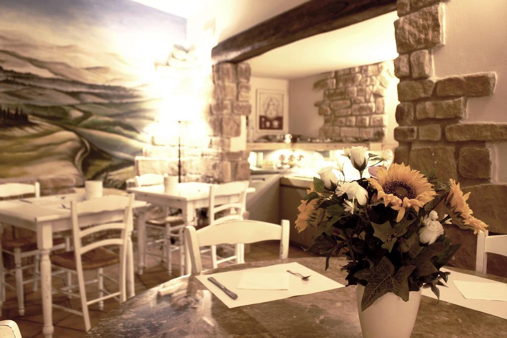 Holiday Rooms Antica Badia Volterra Exterior photo