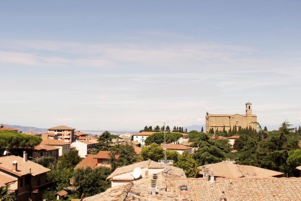 Holiday Rooms Antica Badia Volterra Exterior photo