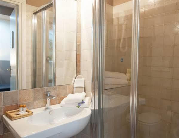 Holiday Rooms Antica Badia Volterra Exterior photo