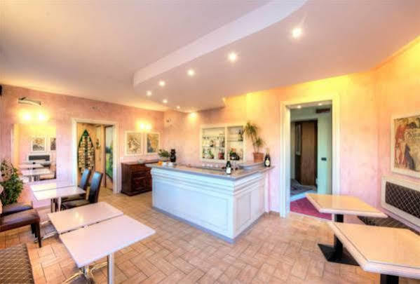 Holiday Rooms Antica Badia Volterra Exterior photo